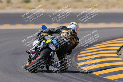 media/Oct-08-2022-SoCal Trackdays (Sat) [[1fc3beec89]]/Turn 11 Backside (1145am)/